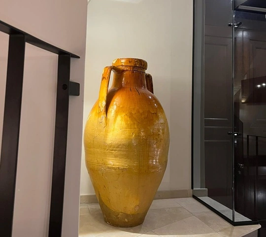 Capasone antico vaso La dimora di Cesare Braico Luxury B&B suite lusso Brindisi 